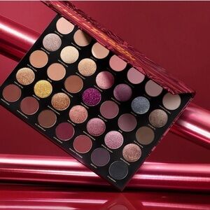 Morphe Eyeshadow  35TE Tease The Season ARTISTRY PALETTE